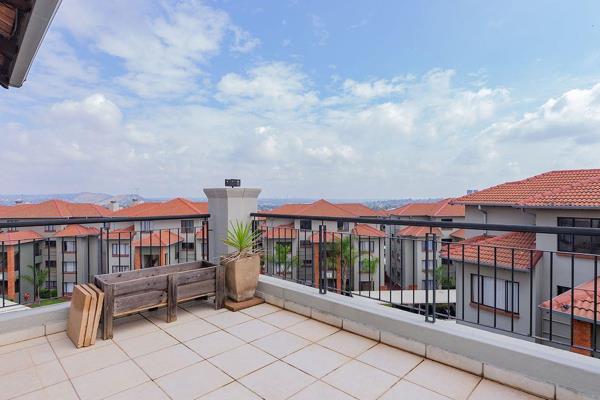 Trendy 3 Bedroom Loft Apartment with Amazing Views

New Price.  Priced to Go.  Exclusive Mandate.  This gorgeous apartment in The ...