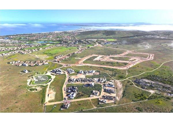 Langebaan Country Estate, a 24 hour manned security estate offers brand new stands (ranging from 650 m2 - 777 m2 in size).  The stands ...