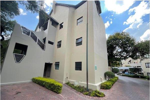 This modern 1-bedroom, 1-bathroom unit is located on the 1st floor and features a bathroom with a shower only. The open plan living ...