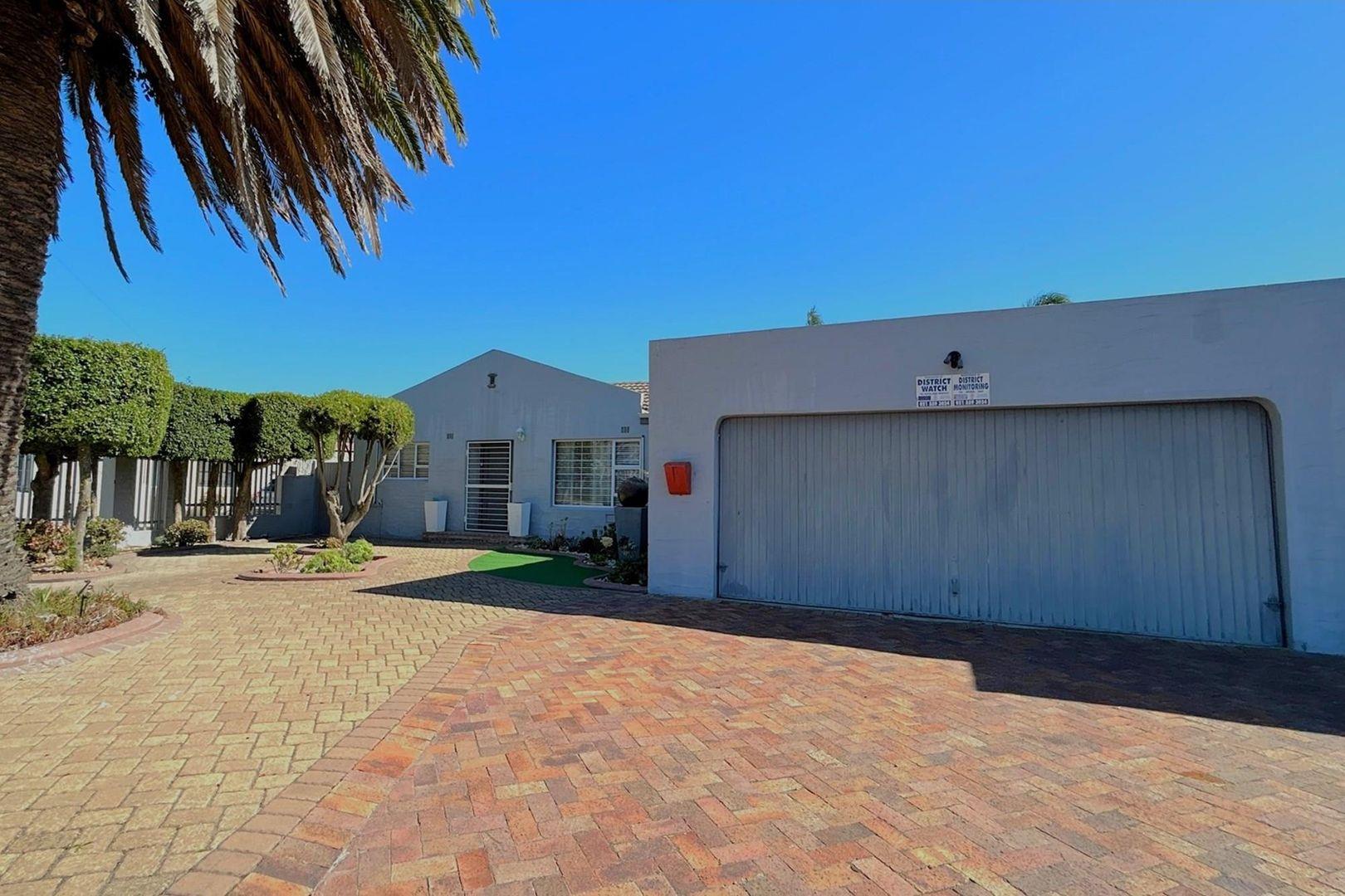 3 Bedroom House for sale in Edgemead P24114255460