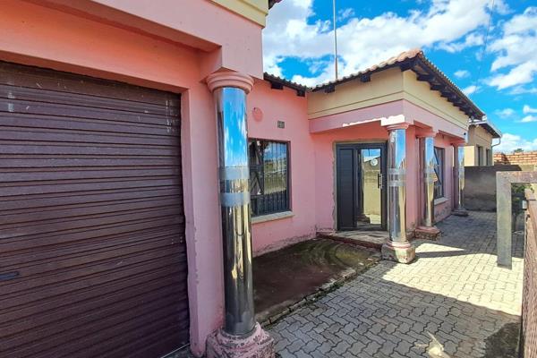 This modern family home, exclusively to Mari Properties, is situated in Ratanda. The home boasts 3 bedrooms with BIC and tiled ...