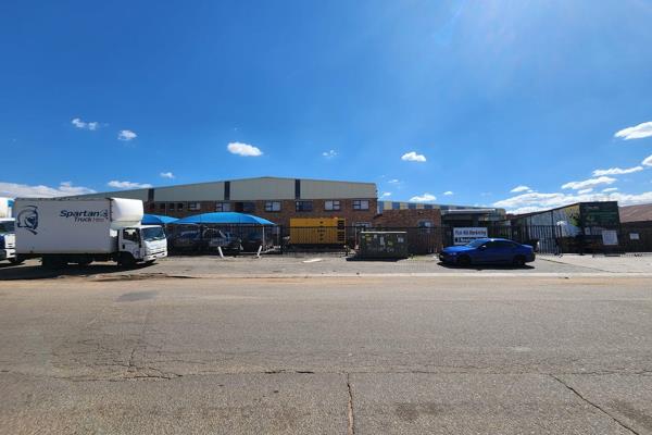 Large Industrial facility FOR SALE spanning over 3 stands, situated in the industrial ...