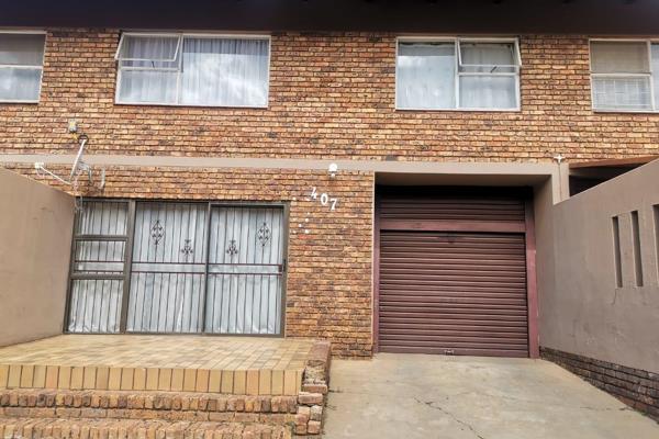 Looking for a convenient place to stay in Silverton Pretoria, this property may be your answer. The property features 2 bedrooms with ...