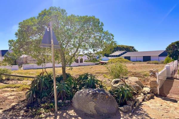 Charming vacant stand close to the beach complete with Approved plans.

Discover the ...