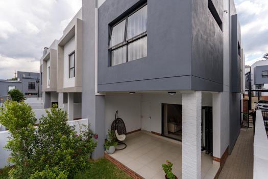 2 Bedroom Townhouse for sale in Sandown