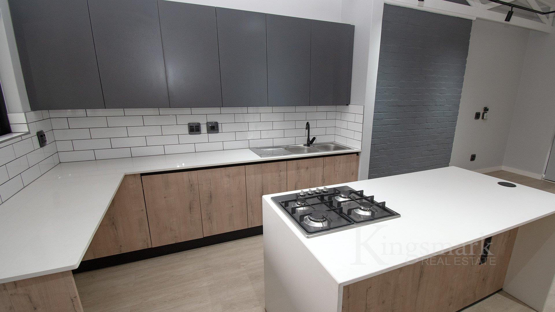 Menlo Park Property Apartments / flats to rent in Menlo Park Page 3