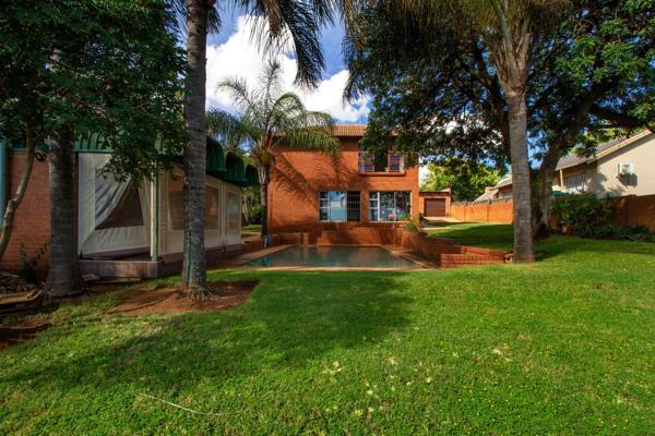 3 Bedroom House For Sale in Rietvallei Park

Sole and Exclusive Mandate

Welcome to this beautiful 3 bedroom house for sale in the ...