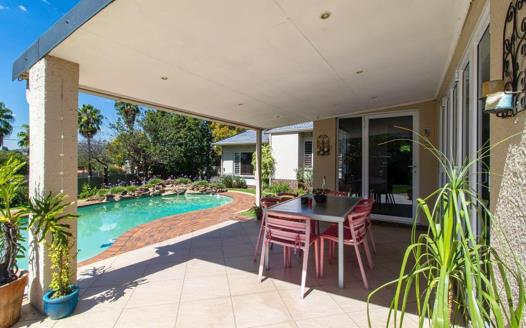 4 Bedroom House for sale in Weltevreden Park