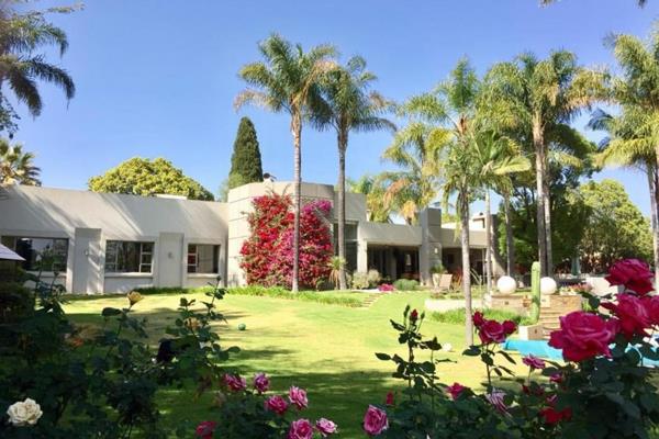 4 Bedroom House For Sale in Gallo Manor

This dream home is certainly a haven of luxury and tranquility. With a generous 500sqm&#178; ...