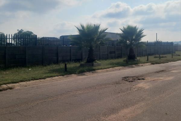 INDUSTRIAL SPACE WITH A WORKSHOP FOR SALE IN KLARINET WITBANK, MPUMALANGA
2814 sq 
Features
2 entrance gates for the vehicles
Easy ...