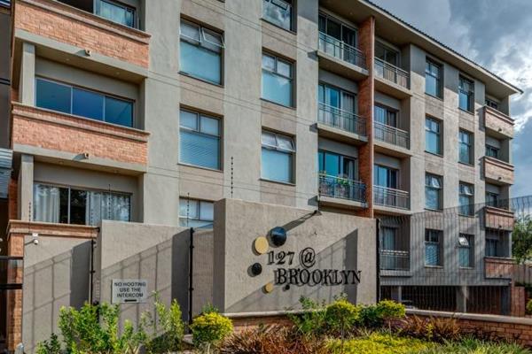 Located in a well-secured complex with 24-hour security, this property offers convenient proximity to schools, shopping malls ...