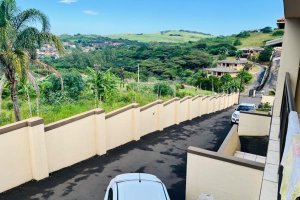 Beautiful 3 bedroom townhouse for sale in Seatides
Has 3 immaculate rooms with Seaview and beautiful scenery and has built ins
There ...