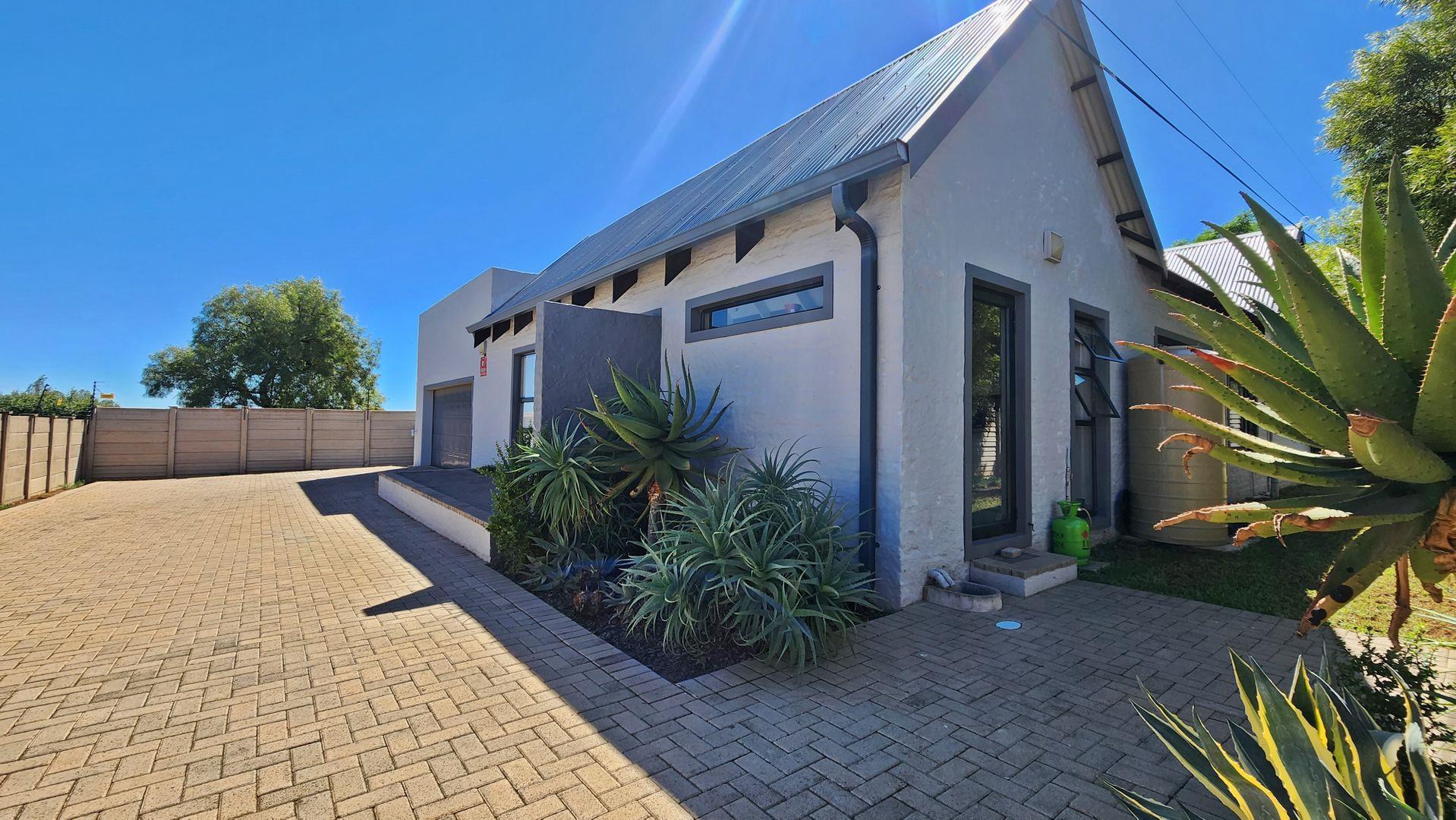 3 Bedroom House for sale in Universitas Ridge P24114275377