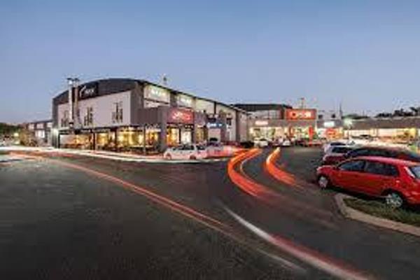 The Ridge Shopping Centre is situated on the Cnr of Paul Kruger and Mozart Ave Honeydew Ridge, Roodepoort. Anchoring tenants include ...