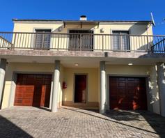Townhouse for sale in Jeffreys Bay Central