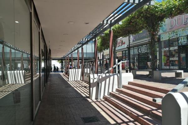 Retail shop to let @ the largest mall in Stellenbosch
Situated on the Beyers Street walkway
- This walkway is used as throughfare ...