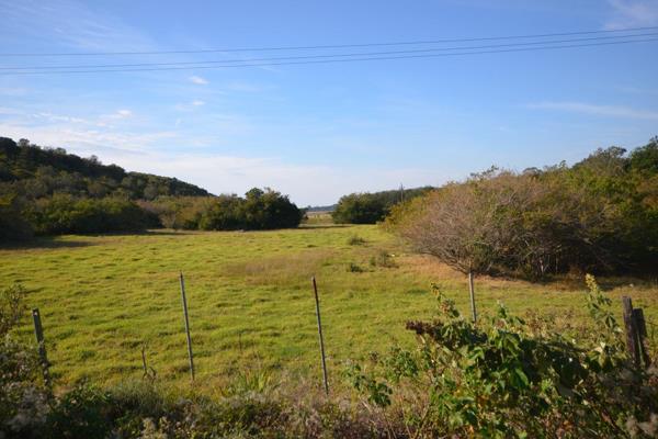 See this lovely country  property close to Wittedrift country village. 5 ha of vacant land with 30 meter River frontage on the strong ...