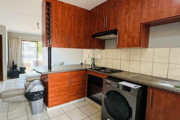 Very modern 2 Bedroom, 1 bathroom with shower, open plan kitchen lounge area. Carport. Yard fully paved. Pre-paid Electricity - ...