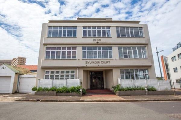 Walk to windermere Centre.  81 Sqm spacious 1 and half bedroom.  Your pet is welcome.  Drive in for 2 cars.  Wheelchair friendly.  ...