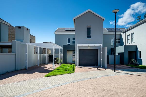 Just Listed. 
  
Discover the allure of this newly constructed 3-bedroom duplex, nestled in the sought-after Klein Parys neighborhood. ...