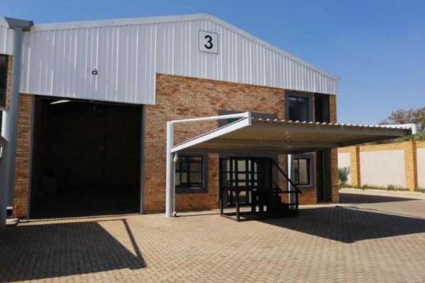 Secure industrial estate in Roodepoort / Krugersdorp Border with easy access to Walter Sisulu Drive and Ontdekkers Road. The 255 square ...