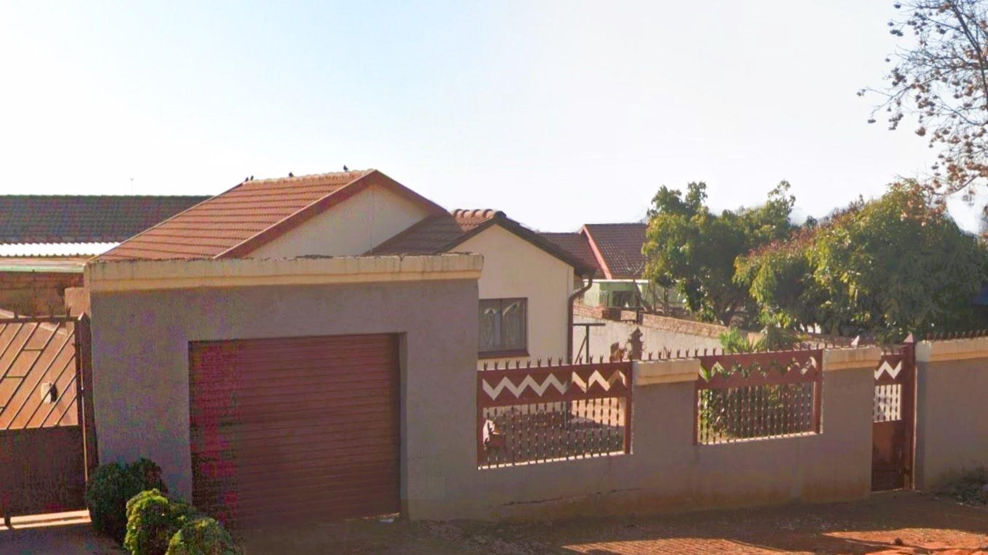 3 Bedroom House for sale in Philip Nel Park P24114282409