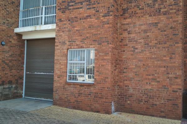 This unit is located 3 minutes from OR Tambo in a secure Industrial complex in Rudo Nel ...