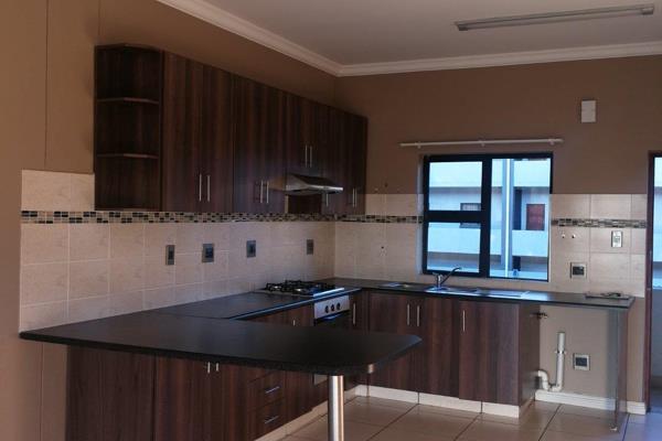 This modern apartment close to amenities offers the following,   1 Bedroom with built in Cupboards,  Bathroom with Shower, Basin and ...