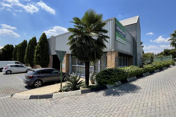 This 1350m&#178; warehouse is located at 3 Ayrshire Street in Longmeadow, Johannesburg ...