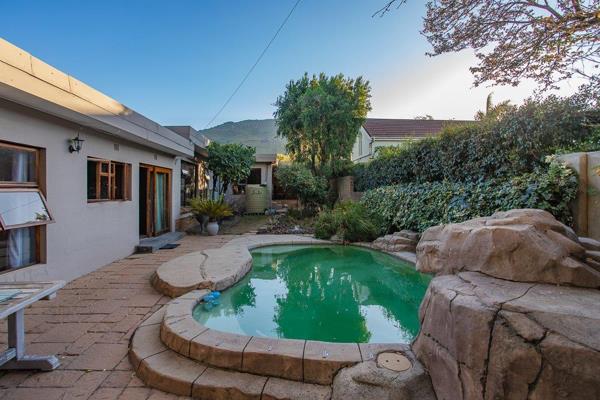 Sole Mandate - Nestled in this sought after neighborhood of Groenvlei, this stunning house offers the epitome of luxury ...