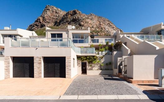 3 Bedroom Apartment / Flat for sale in Muizenberg