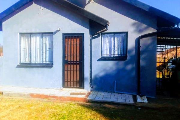 Lovely 2-bedroom house in Lenasia ext 4. Fully tiled with ceiling. Beautiful kitchen with built-in cupboards. Main bedroom also has ...