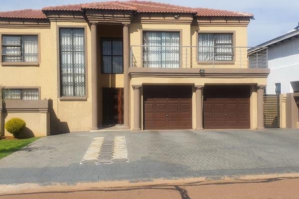 A stunning Double Storey House 

This house offers 4 bedrooms, 3 bathrooms, kitchen, living room, dining room, tv room and double ...