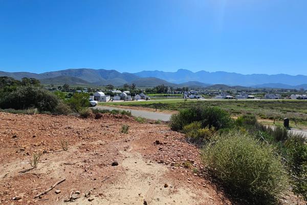 Absolutely stunning location with views of the Breederiver, Silwerstrand Golf Estate and ...