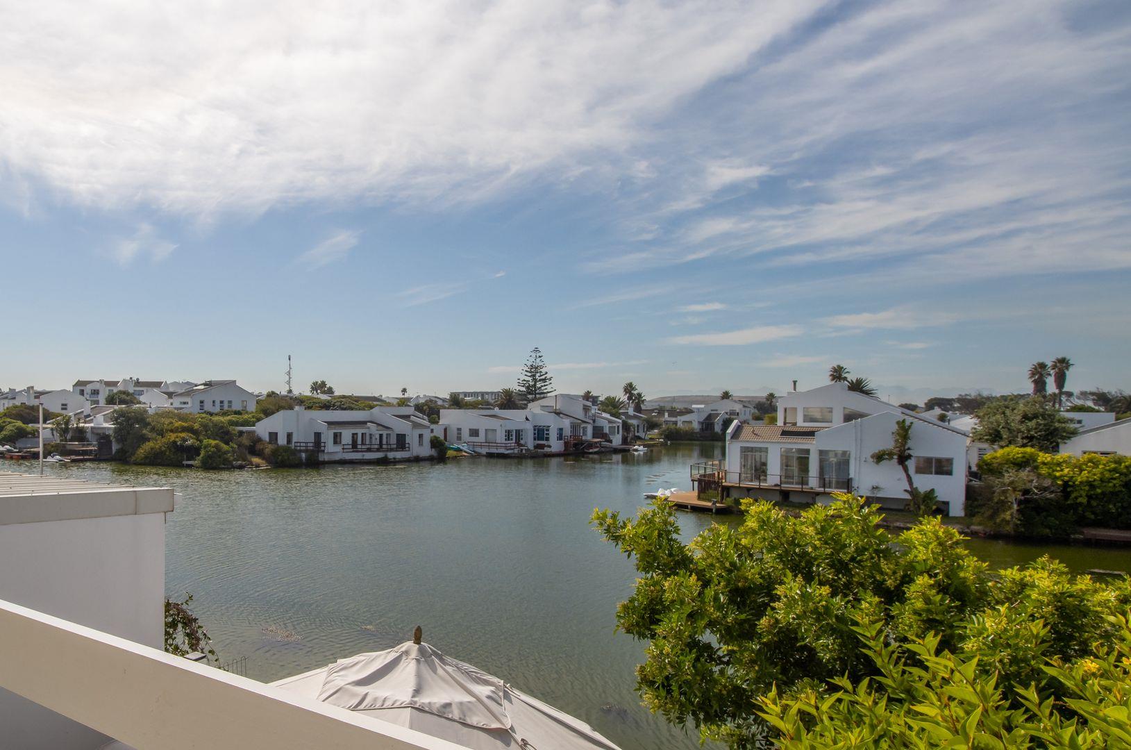 3 Bedroom House for sale in Marina Da Gama P24114291889