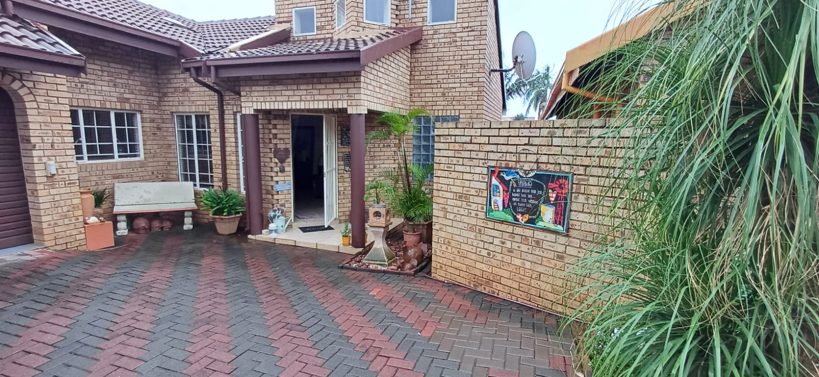 3 Bedroom Townhouse for sale in Montana Park P24114292219