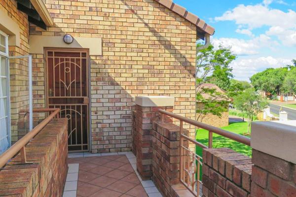 This investment opportunity or lock-up and go unit is on the first floor in Sable Mansion in the popular Mooikloof Ridge Estate.
As you ...