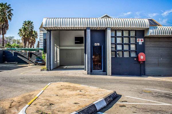 125m2 Industrial Unit To Let in Halfway House, Midrand 

This neat unit of 125 m2 is ...