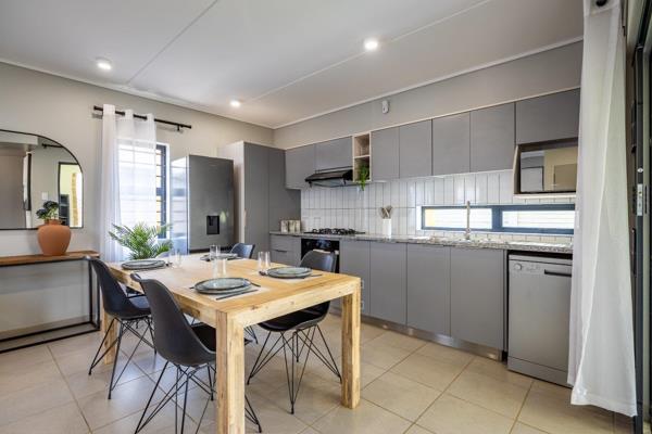 Leopard&#39;s rest is a lifestyle estate with state-of-the-art security.
Modern open plan kitchen with granite tops, gas hob (plates) ...