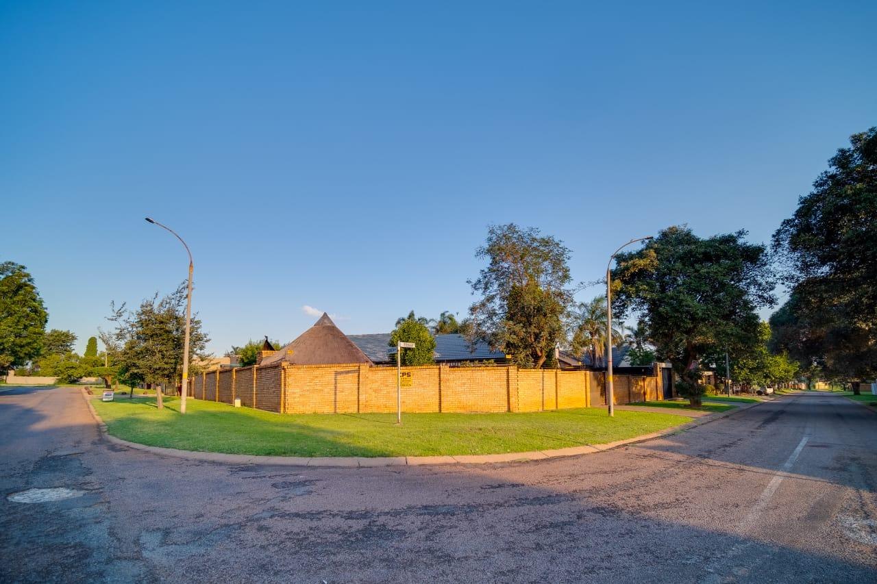 4 Bedroom House for sale in Verwoerdpark 40 Keurboom Avenue P24