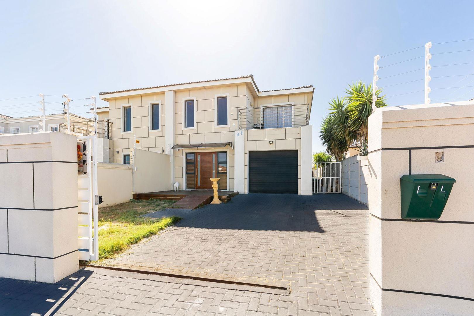 Parklands Property Property and houses for sale in Parklands