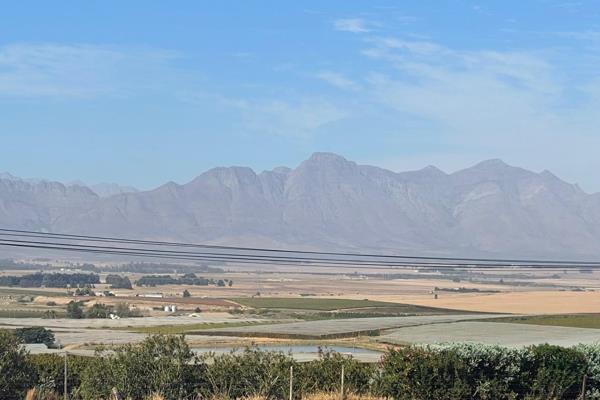 One of the last large view-plots left in Riebeek Kasteel.

These stunning uninterrupted views will take your breath away.  The wide ...