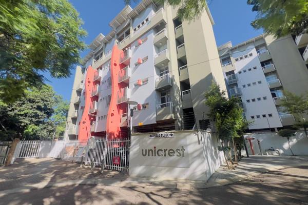 This 2-bedroom student apartment offers convenient living close to the University of Pretoria entrance and the centre of Hatfield. The ...