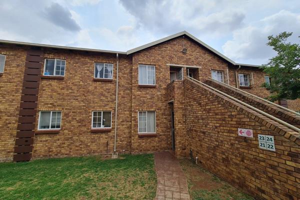 This Townhouse is situated in a top complex in Die Hoewes.

It offers the following:

- 1.5 Bedrooms

- 1 Bathroom

- Open plan ...