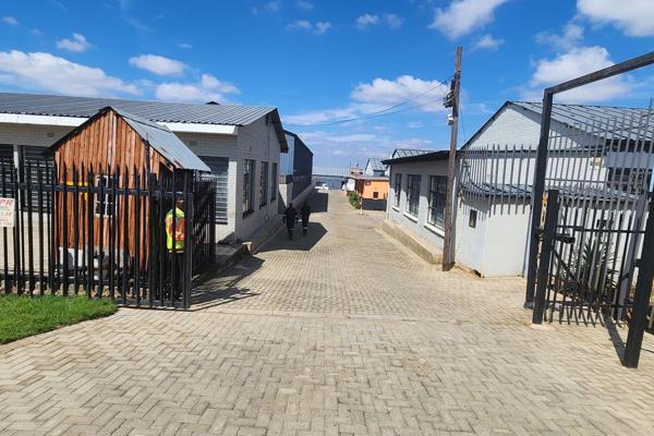 &quot;Spacious 350m2 warehouse available for rent in Chamdor, Krugersdorp 

Introducing a prime industrial property in the bustling ...