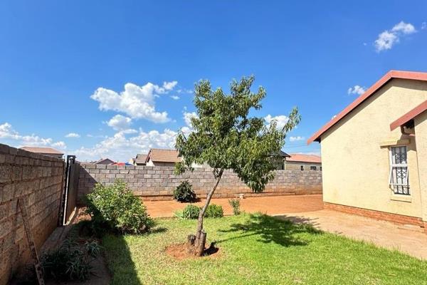 Two bedroom house for sale in Lehae Extension 1 , located next to Lenasia and only 20 ...