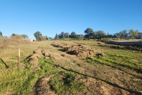 Situated just 2km outside the bustling town of Standerton, this 7300 square meter vacant land presents an exciting prospect for those ...