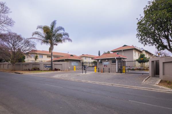 Perfect Starter or Investment Unit!

Calling offers from R450 000! Urgent Sale!!
This great unit is located in the heart of Eden Glen ...