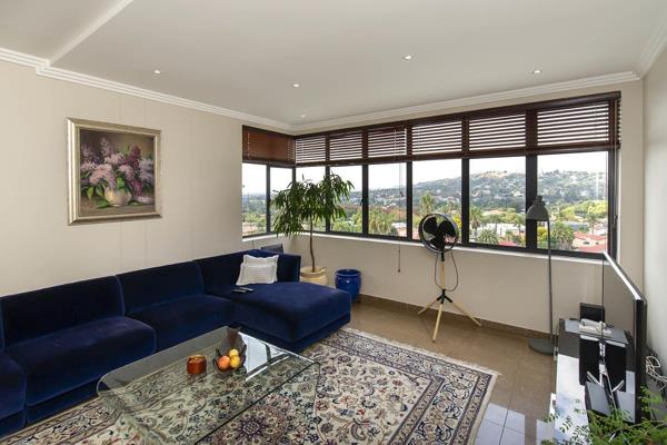 Discover the epitome of elegance in this pristine, well-positioned apartment boasting breathtaking views in Bedfordview. Embrace the ...