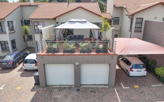 3 Bedroom Townhouse for sale in Linksfield Ridge